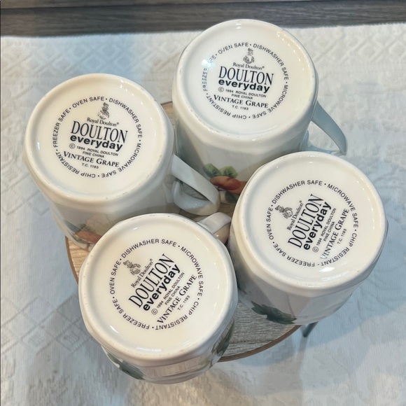 Vintage Royal Doulton “Vintage Grape” Retired Pattern Set of 4 Cups 1994-2004 - Picture 5 of 10